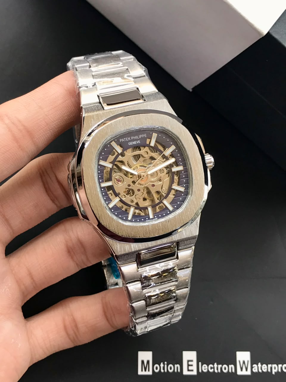 PATEK PHILIPPE Mens Watch Nautilus Model