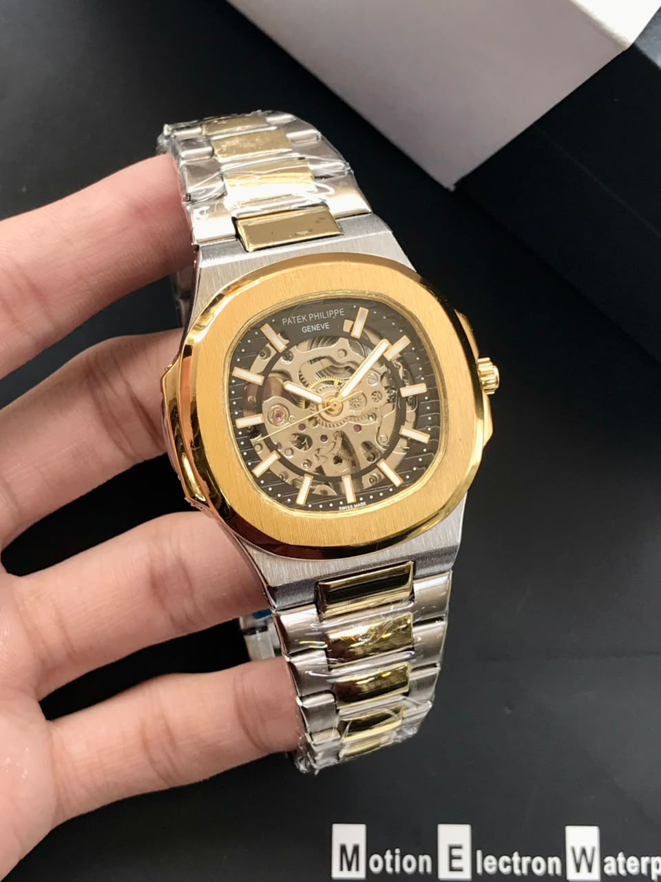 PATEK PHILIPPE Mens Watch Nautilus Model