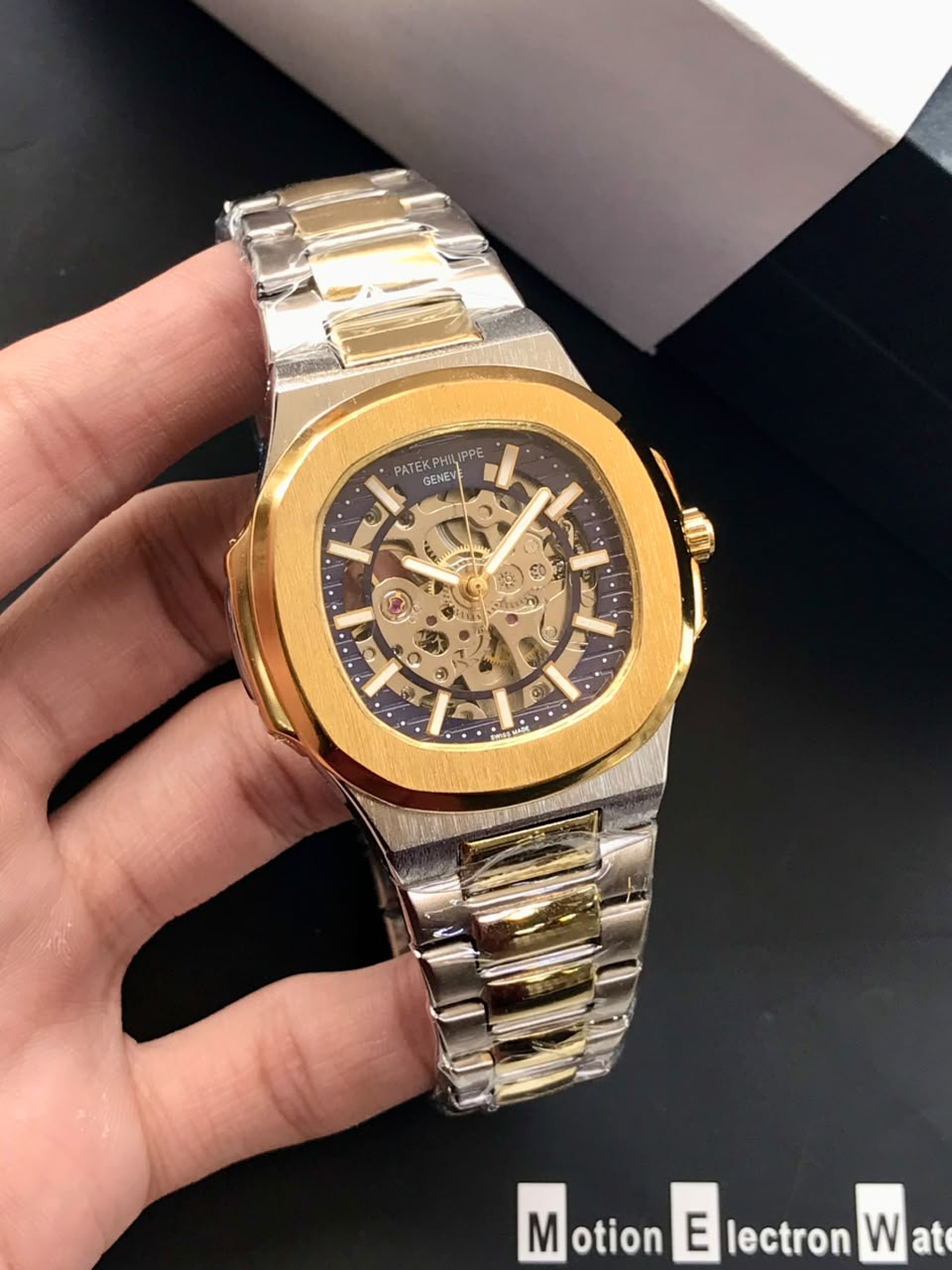 PATEK PHILIPPE Mens Watch Nautilus Model